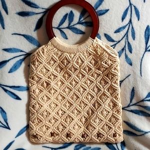 Rope/twine fiber purse w/wooden handle